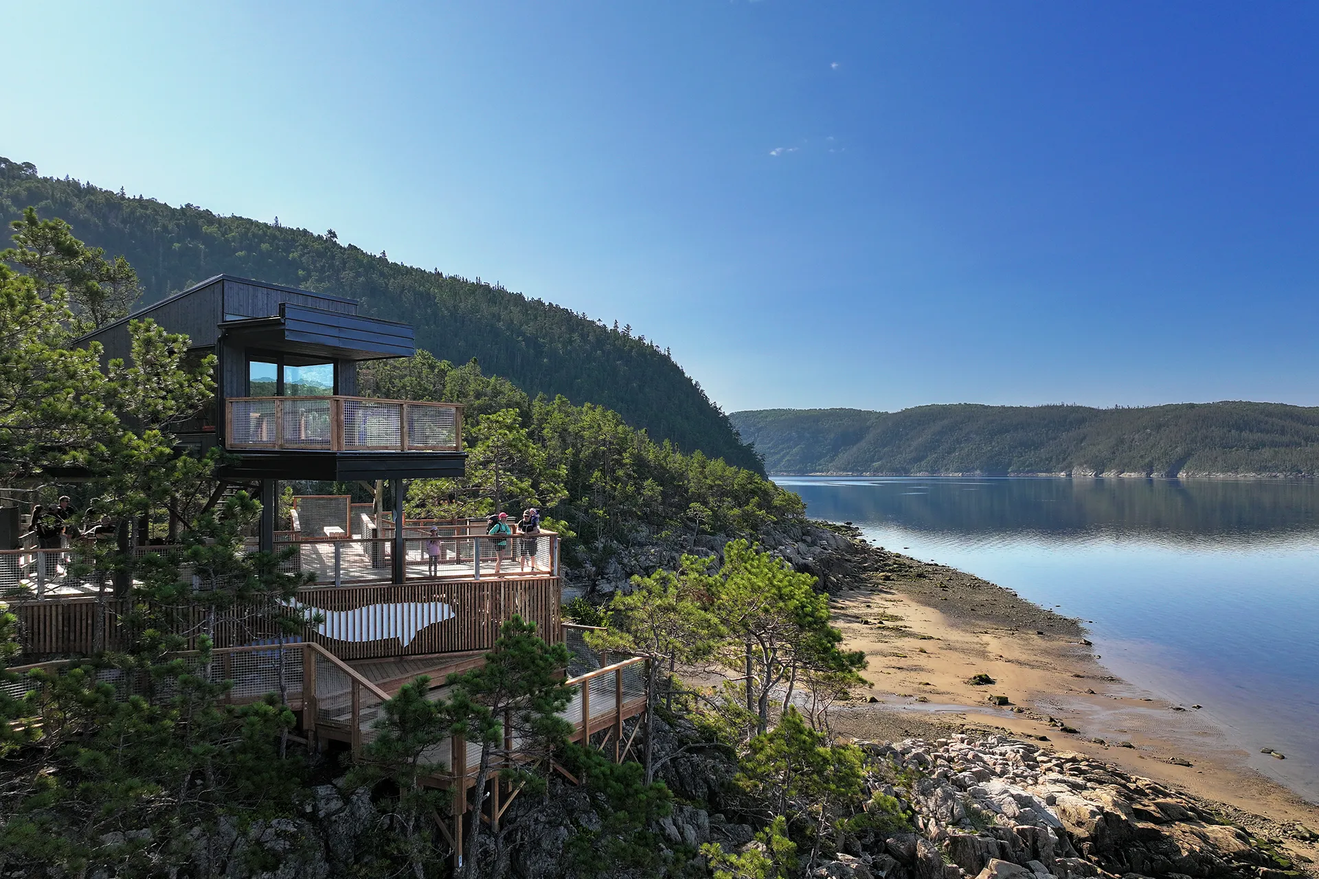 renovation-institutionnelle-halte-beluga-tadoussac-quebec-1